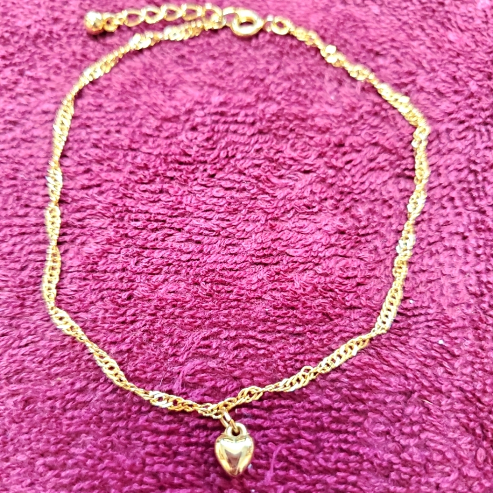 Goldtone anklet with heart charm